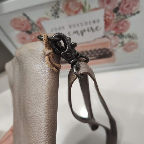 NWOT BEDSTU Cadence Genuine Leather Adjustable Crossbody Wallet Bag, Fade Grey - Picture 16 of 16